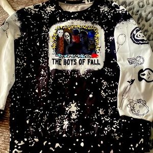 Never too late for Halloween swag! NEW Large Women’s Crew Sweatshirt